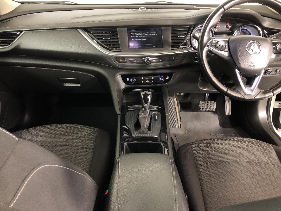 Photo '17' of Holden Commodore