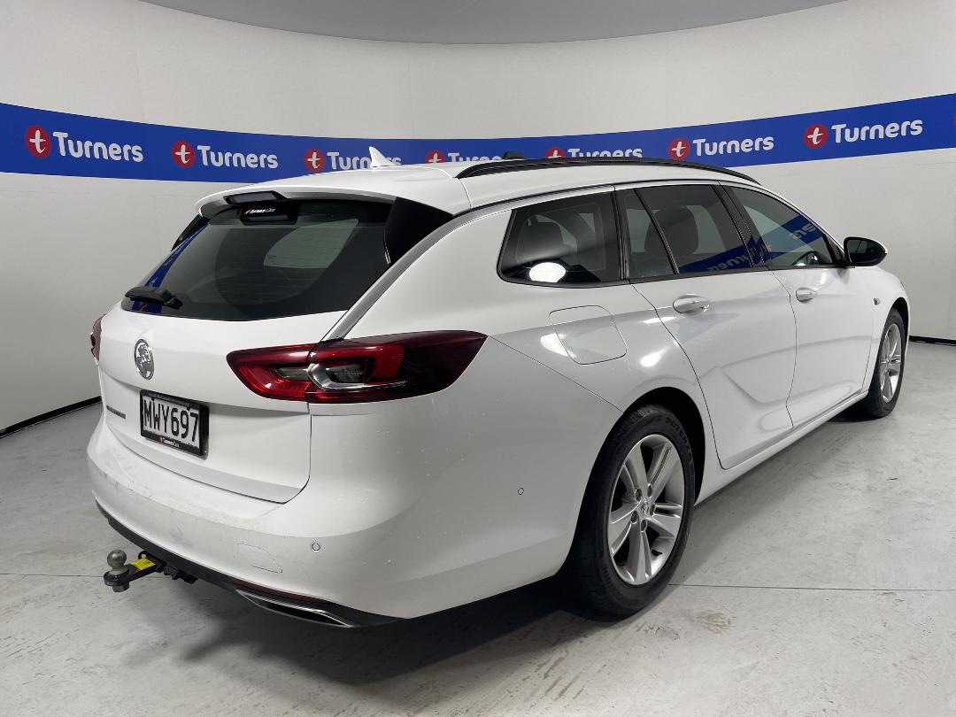 Photo '7' of Holden Commodore Photo '7' of Holden Commodore