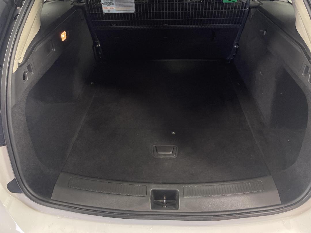 Photo '14' of Holden Commodore Photo '14' of Holden Commodore