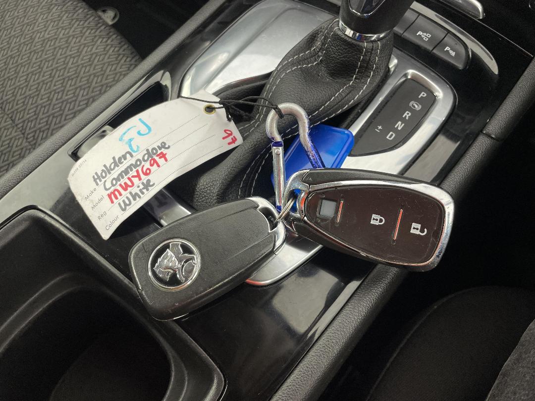 Photo '22' of Holden Commodore Photo '22' of Holden Commodore