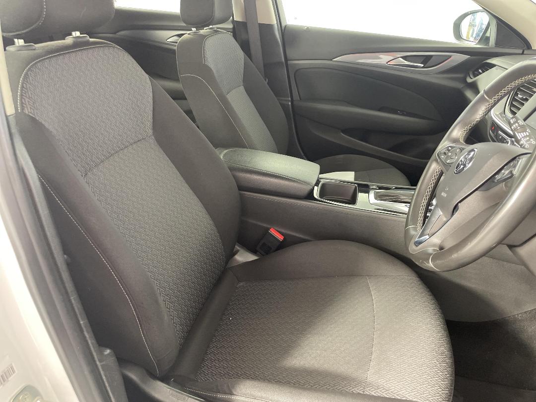 Photo '16' of Holden Commodore