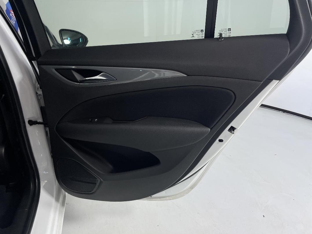 Photo '19' of Holden Commodore