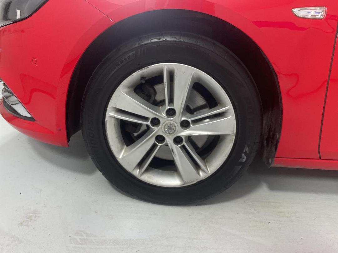 Photo '10' of Holden Commodore