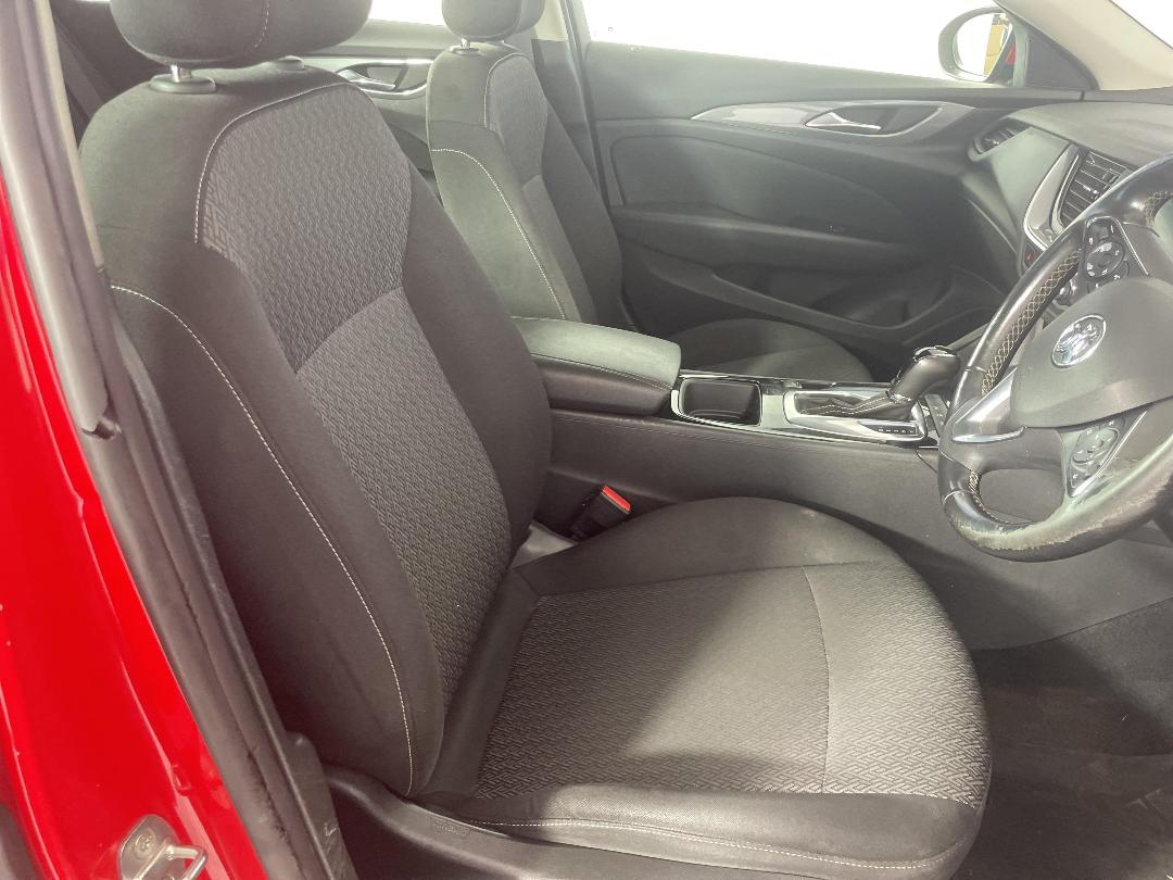 Photo '16' of Holden Commodore