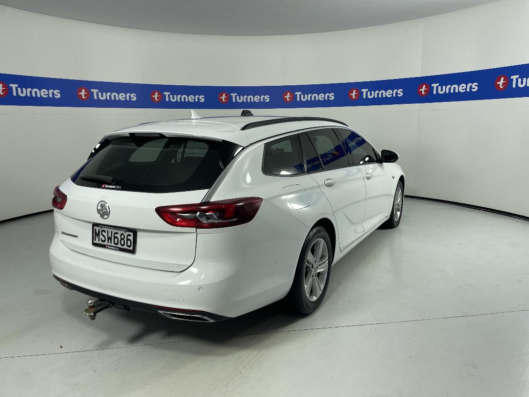 Photo '7' of Holden Commodore Photo '7' of Holden Commodore