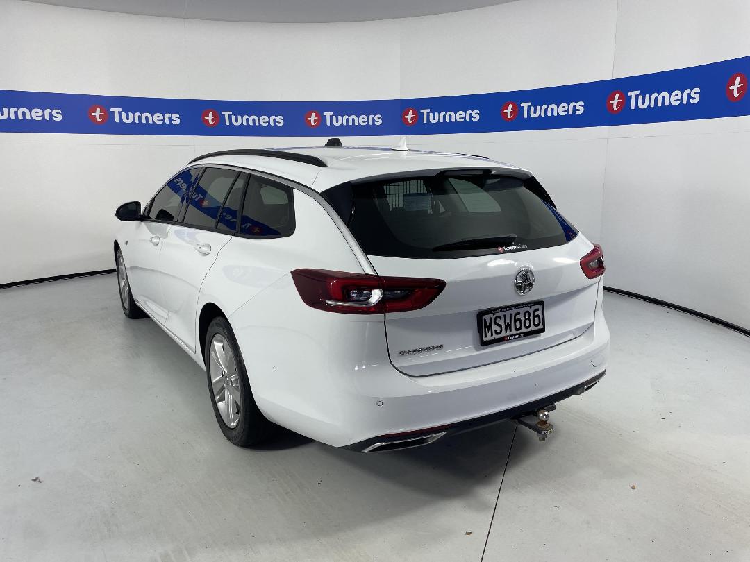 Photo '5' of Holden Commodore Photo '5' of Holden Commodore