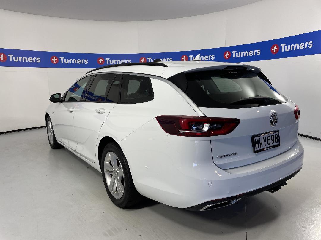 Photo '5' of Holden Commodore Photo '5' of Holden Commodore