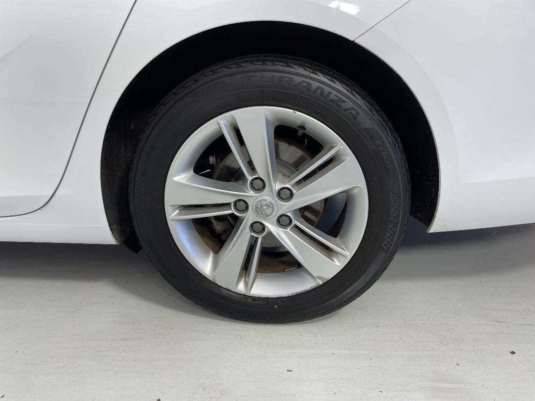 Photo '11' of Holden Commodore Photo '11' of Holden Commodore