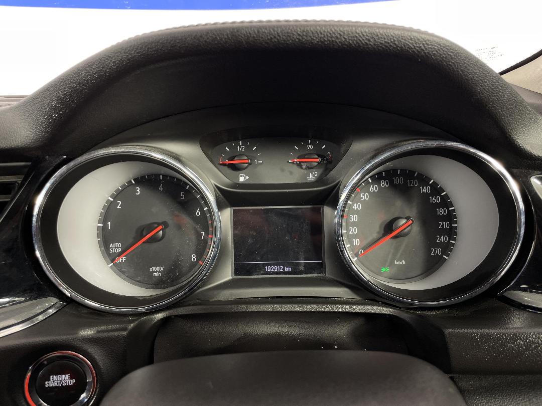 Photo '21' of Holden Commodore Photo '21' of Holden Commodore