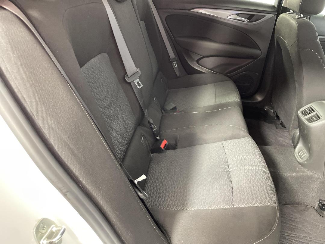 Photo '20' of Holden Commodore Photo '20' of Holden Commodore