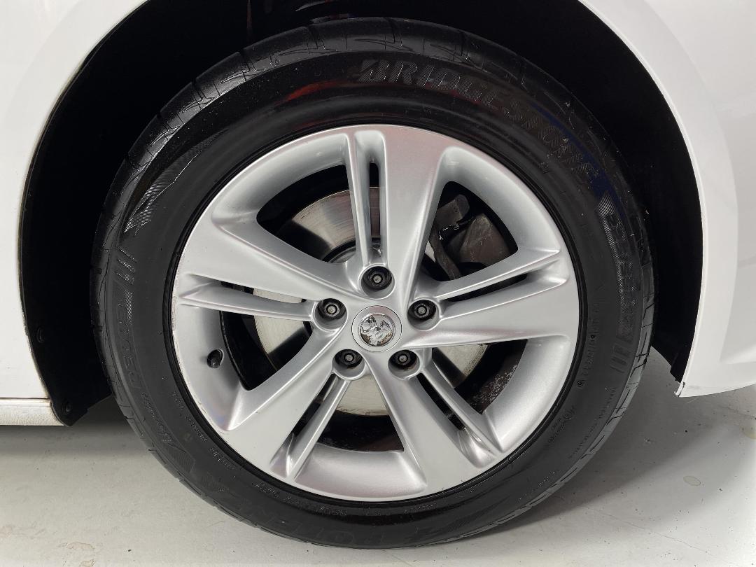 Photo '9' of Holden Commodore