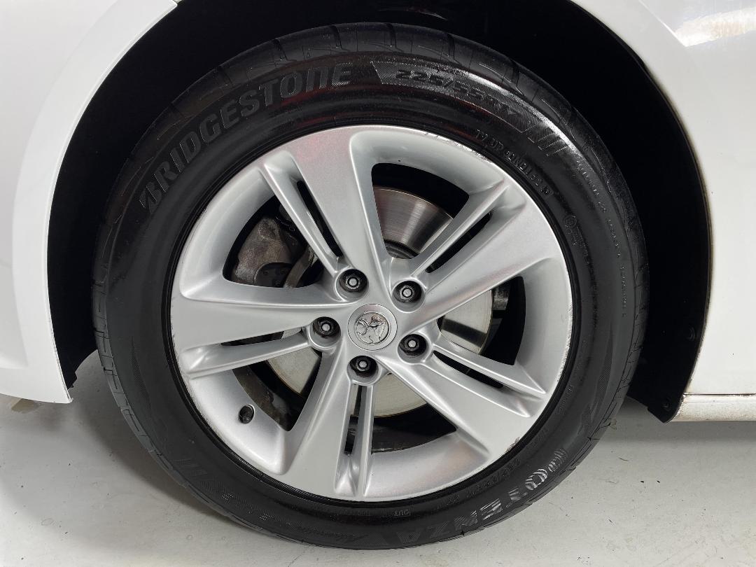 Photo '10' of Holden Commodore