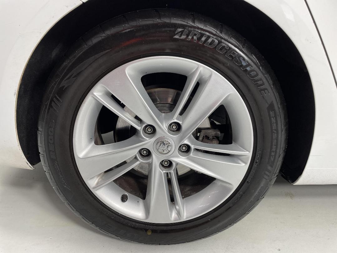 Photo '12' of Holden Commodore