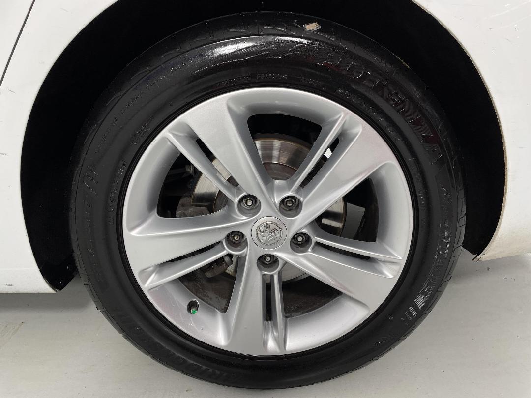 Photo '11' of Holden Commodore