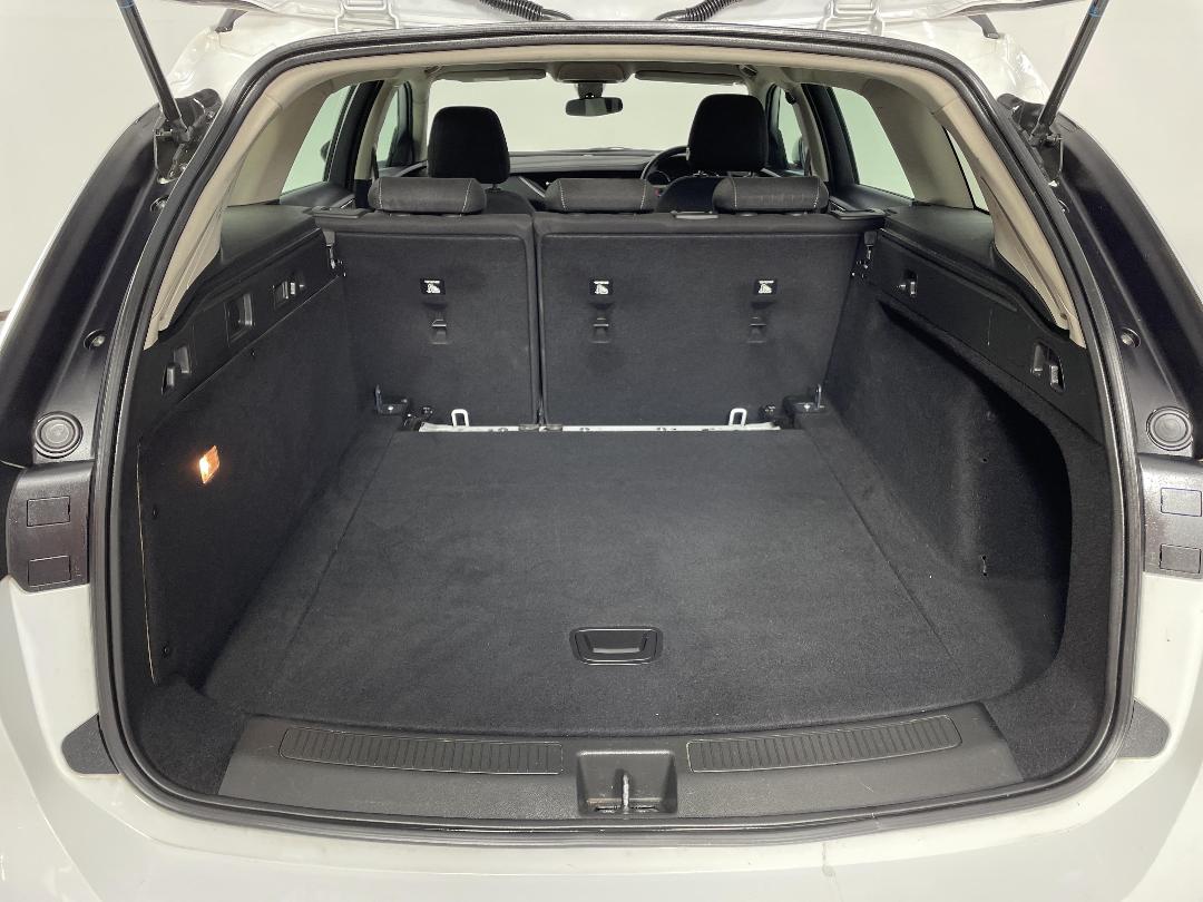 Photo '14' of Holden Commodore