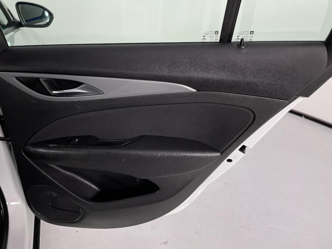 Photo '19' of Holden Commodore