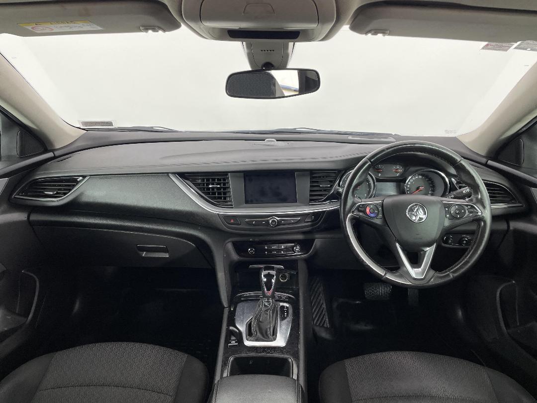 Photo '17' of Holden Commodore