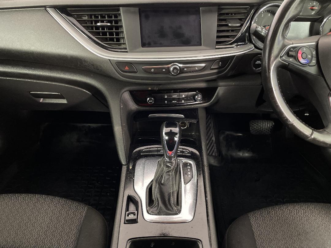 Photo '18' of Holden Commodore