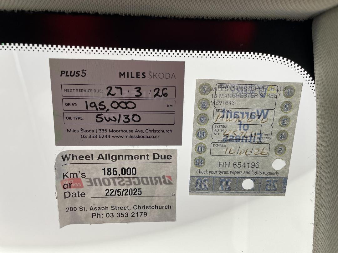 Photo '28' of Holden Commodore