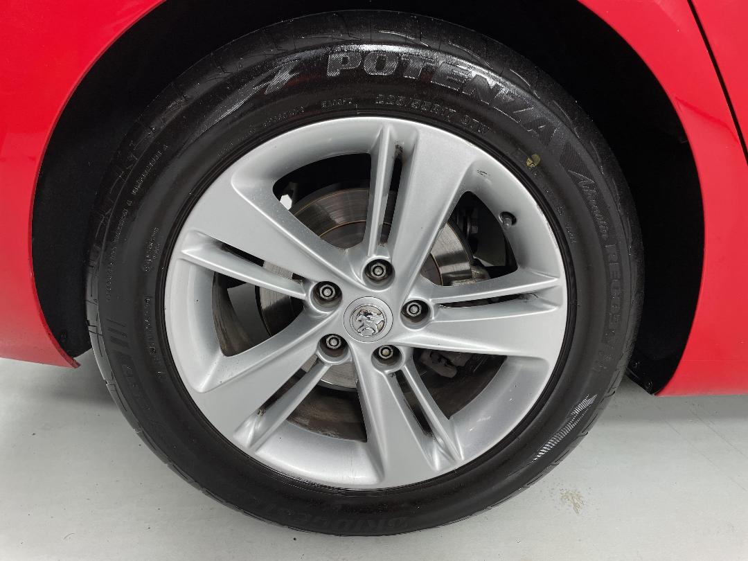 Photo '12' of Holden Commodore