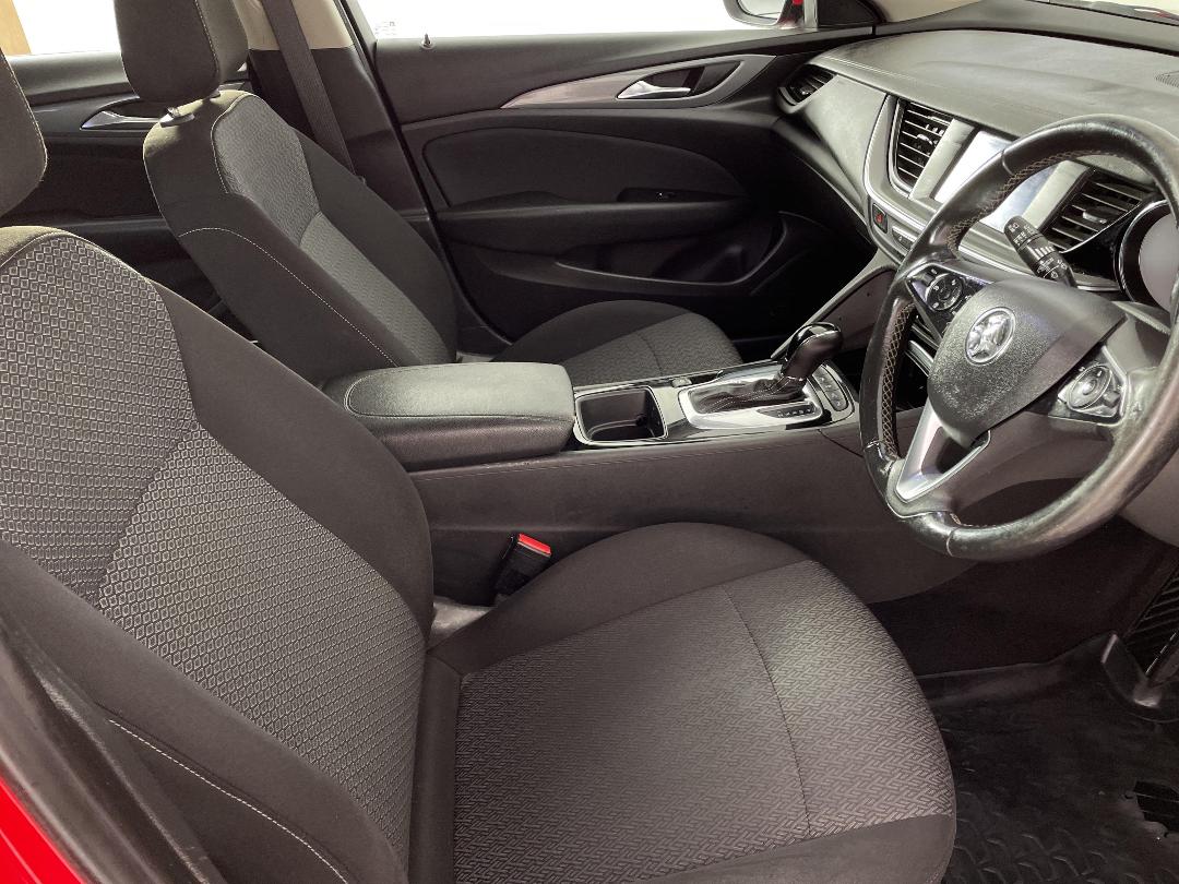 Photo '16' of Holden Commodore