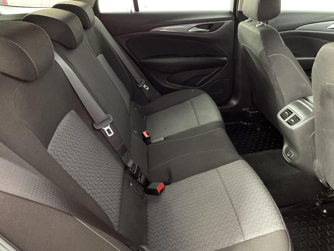 Photo '20' of Holden Commodore