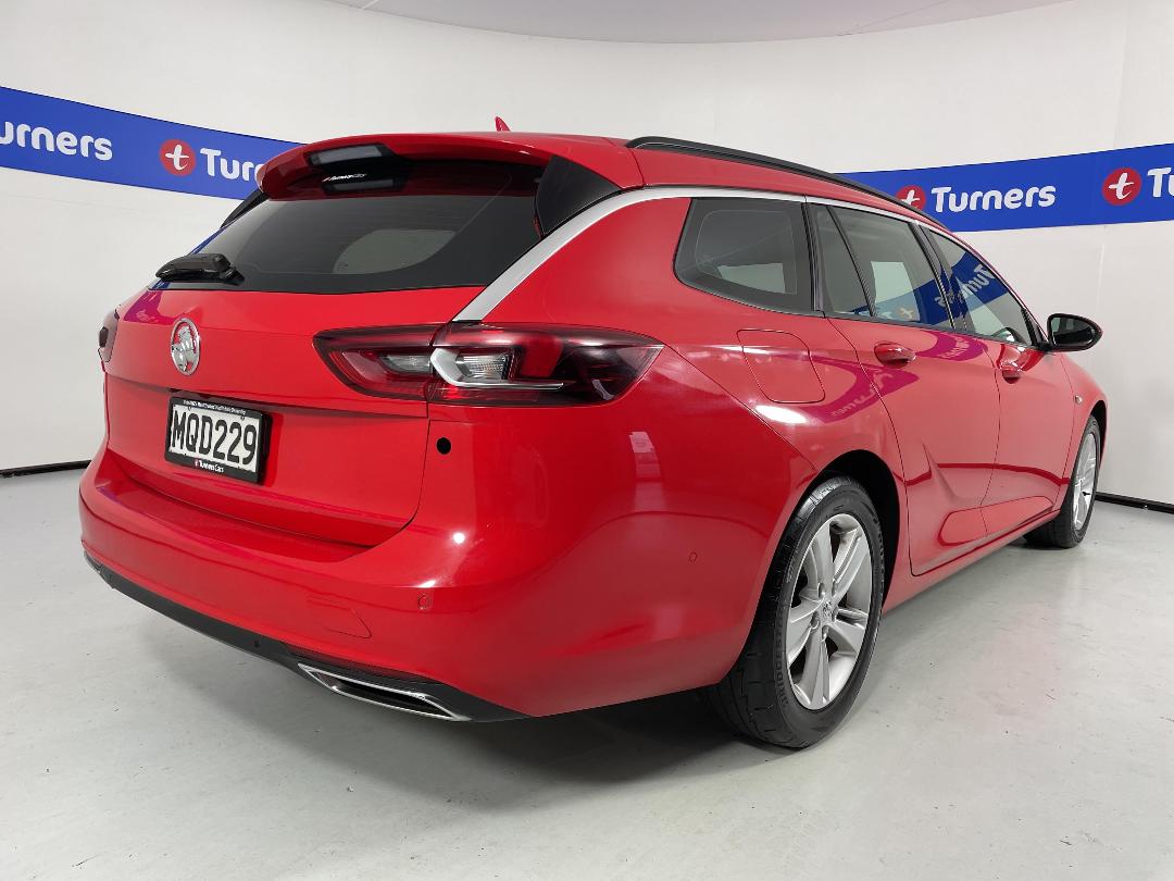 Photo '7' of Holden Commodore Photo '7' of Holden Commodore