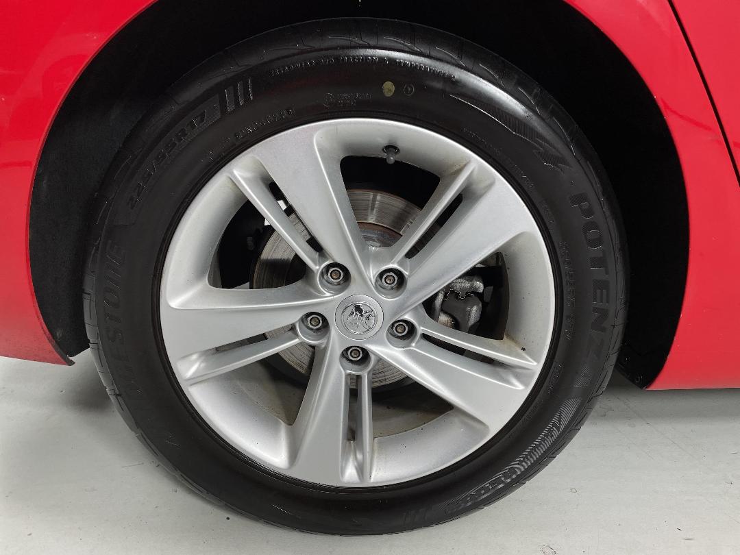 Photo '12' of Holden Commodore Photo '12' of Holden Commodore