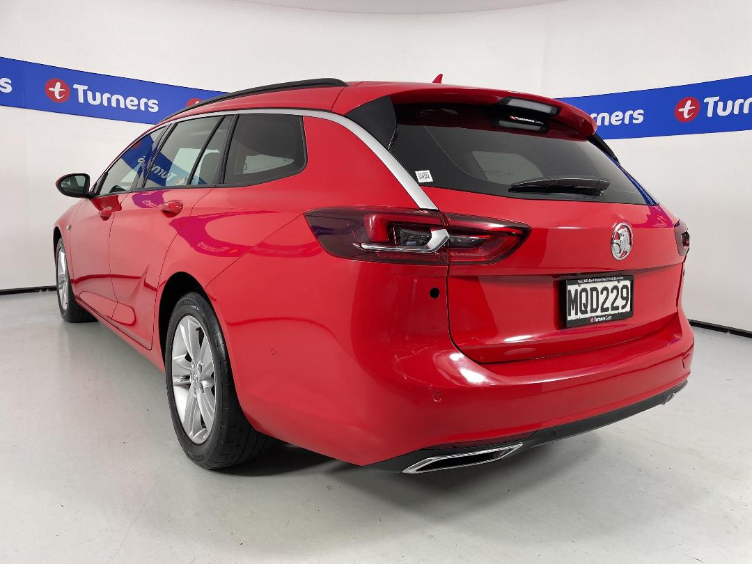 Photo '5' of Holden Commodore Photo '5' of Holden Commodore