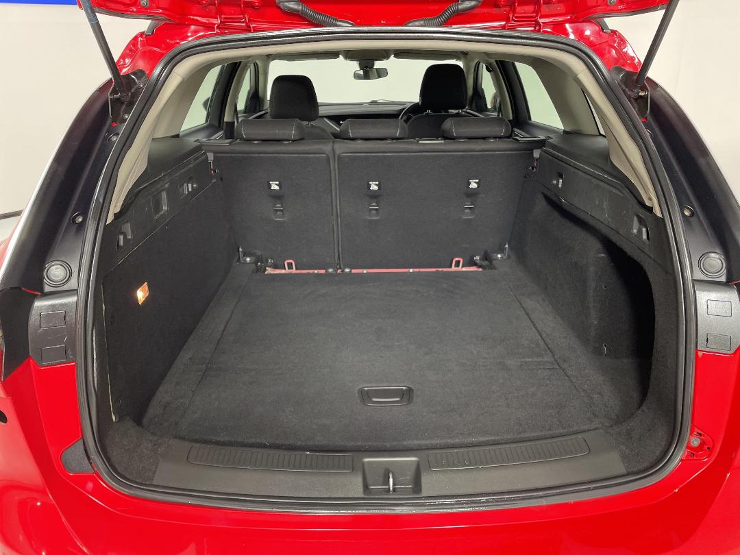 Photo '14' of Holden Commodore Photo '14' of Holden Commodore