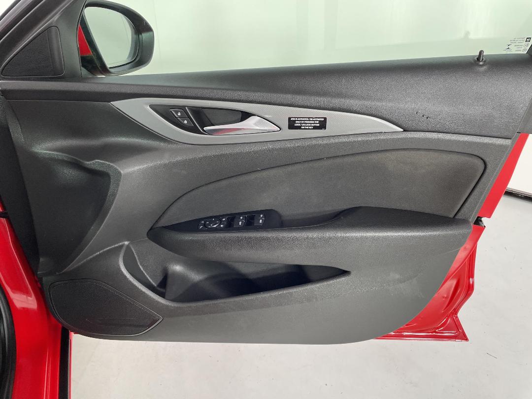 Photo '15' of Holden Commodore Photo '15' of Holden Commodore