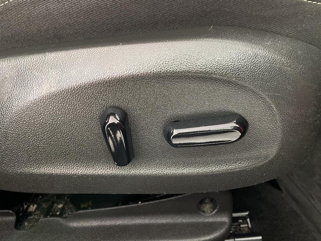 Photo '23' of Holden Commodore Photo '23' of Holden Commodore