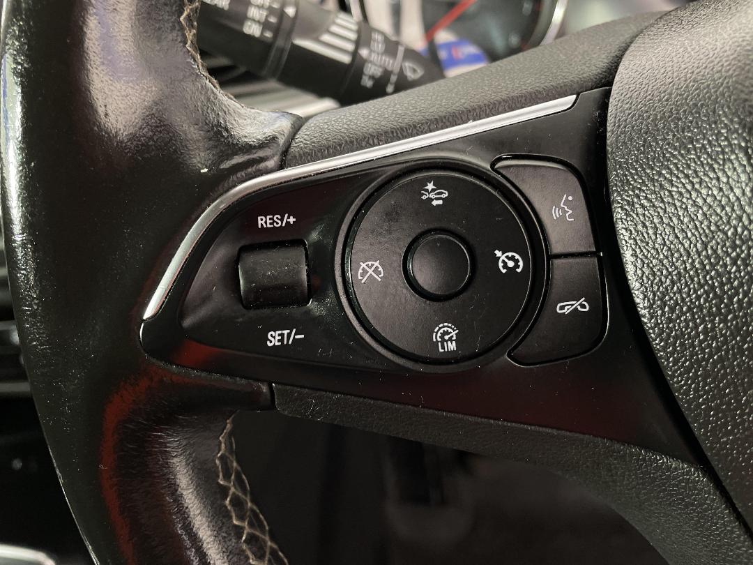 Photo '25' of Holden Commodore Photo '25' of Holden Commodore