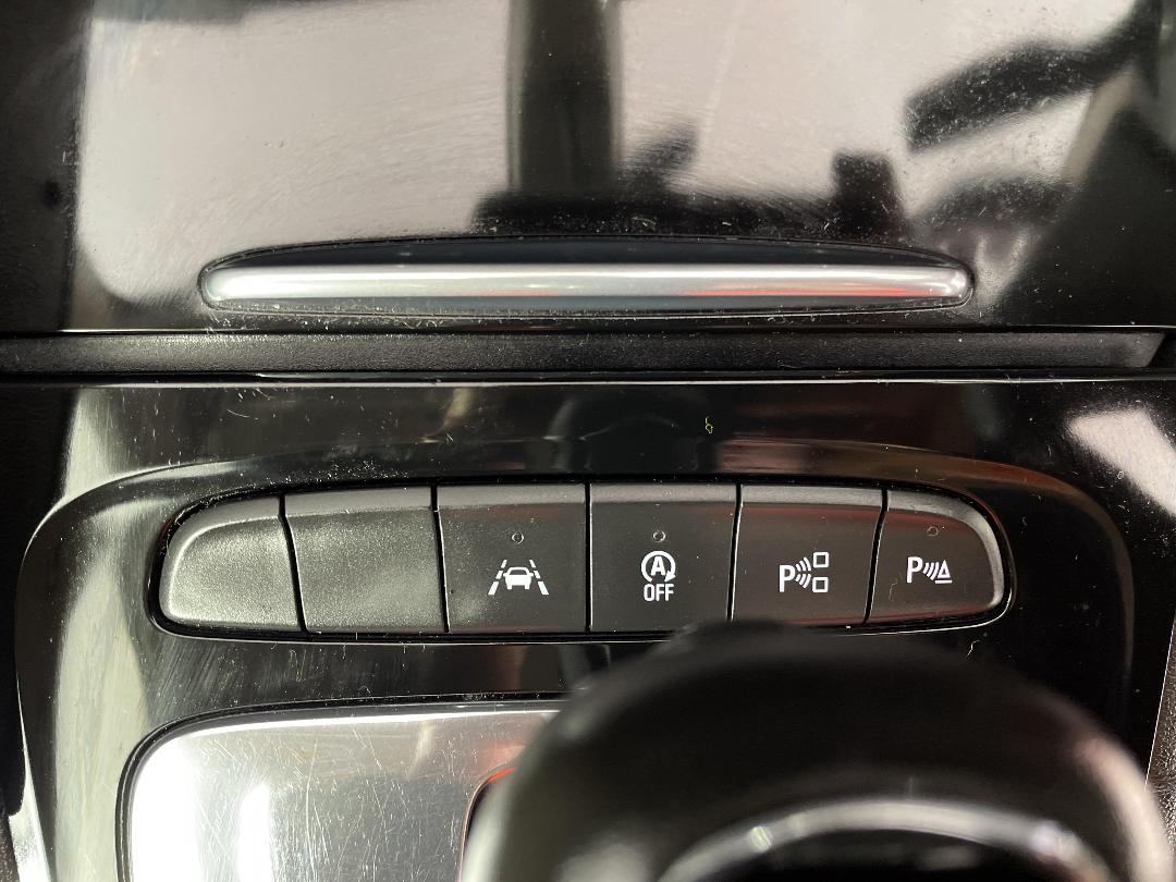 Photo '26' of Holden Commodore Photo '26' of Holden Commodore