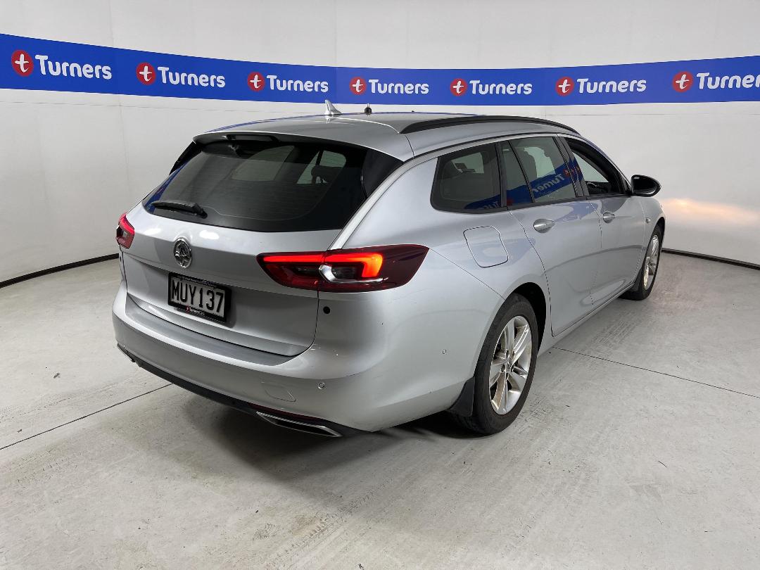 Photo '7' of Holden Commodore Photo '7' of Holden Commodore