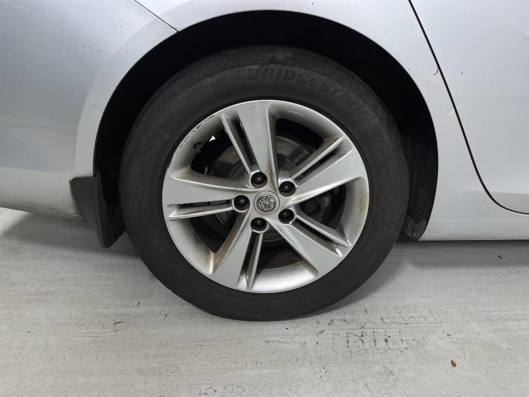 Photo '12' of Holden Commodore Photo '12' of Holden Commodore