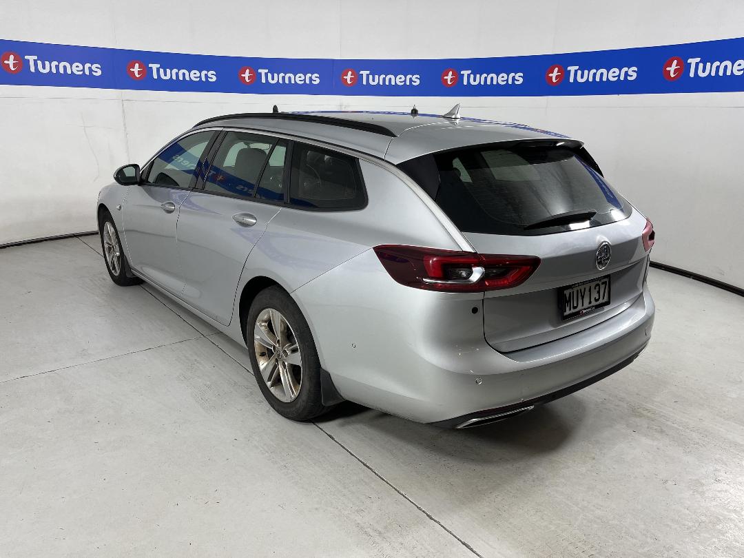 Photo '5' of Holden Commodore Photo '5' of Holden Commodore