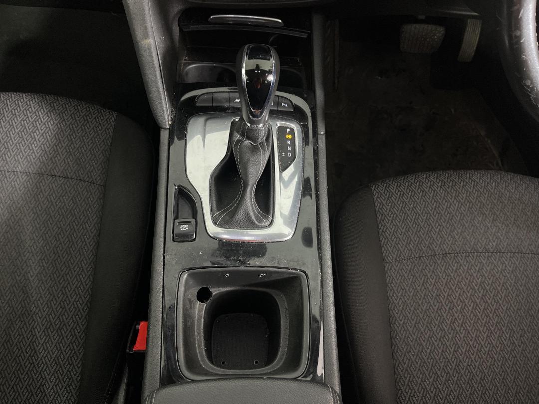 Photo '23' of Holden Commodore Photo '23' of Holden Commodore