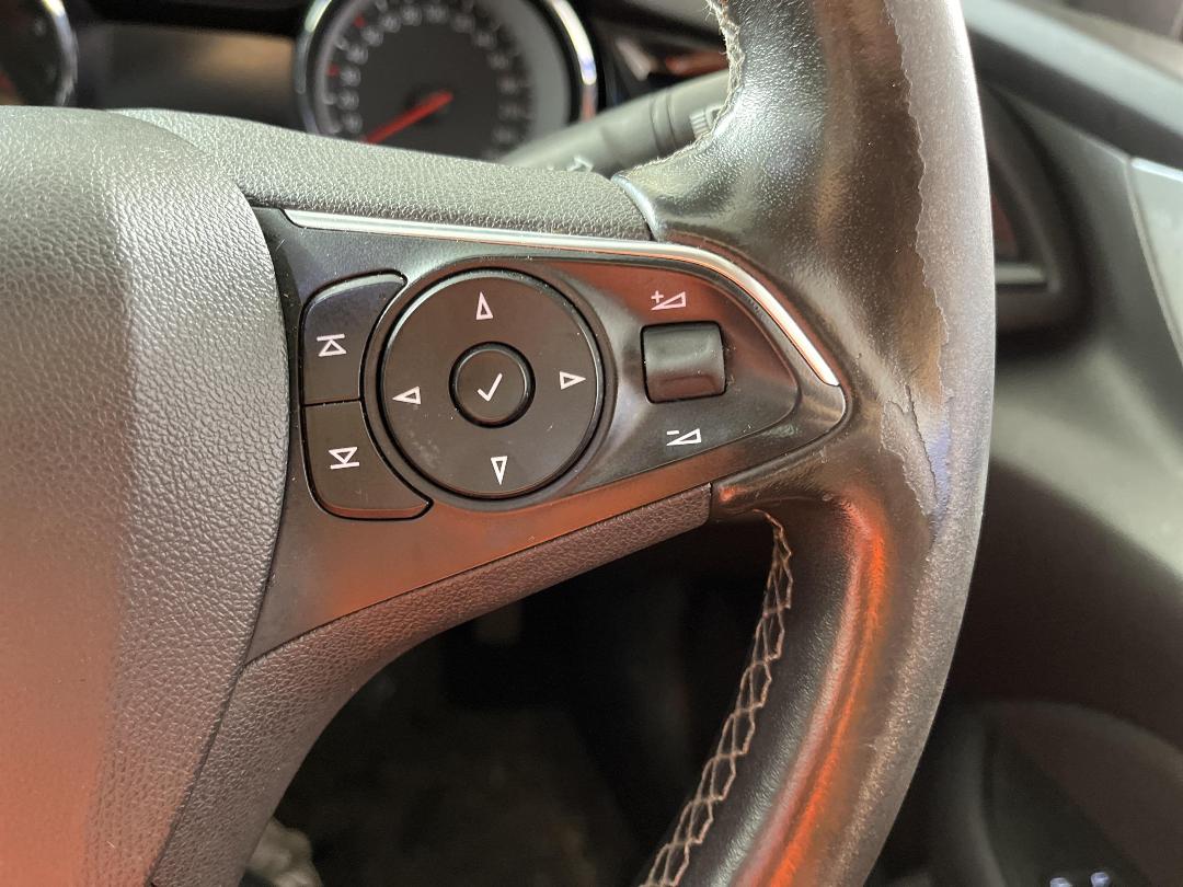 Photo '24' of Holden Commodore Photo '24' of Holden Commodore