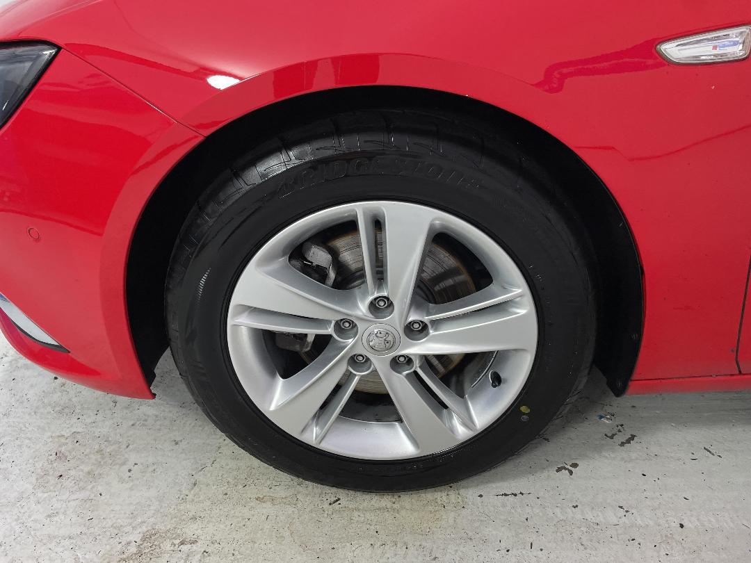 Photo '10' of Holden Commodore Photo '10' of Holden Commodore