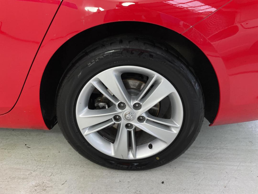 Photo '11' of Holden Commodore Photo '11' of Holden Commodore