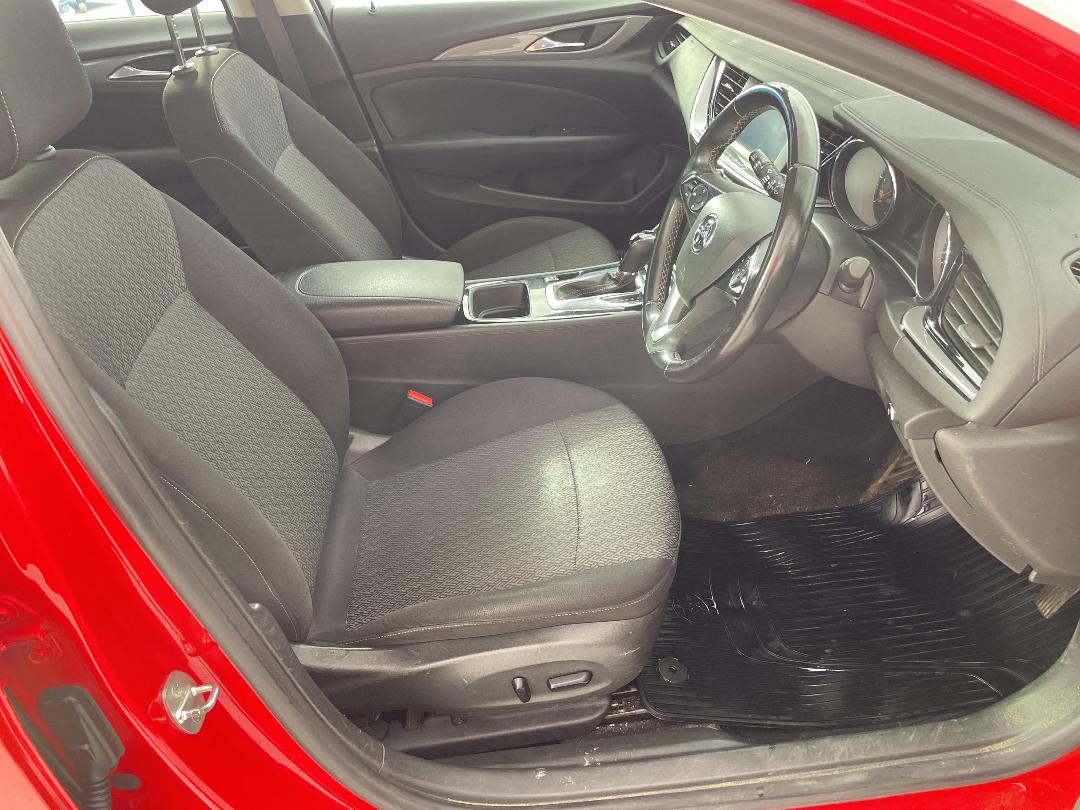 Photo '16' of Holden Commodore Photo '16' of Holden Commodore