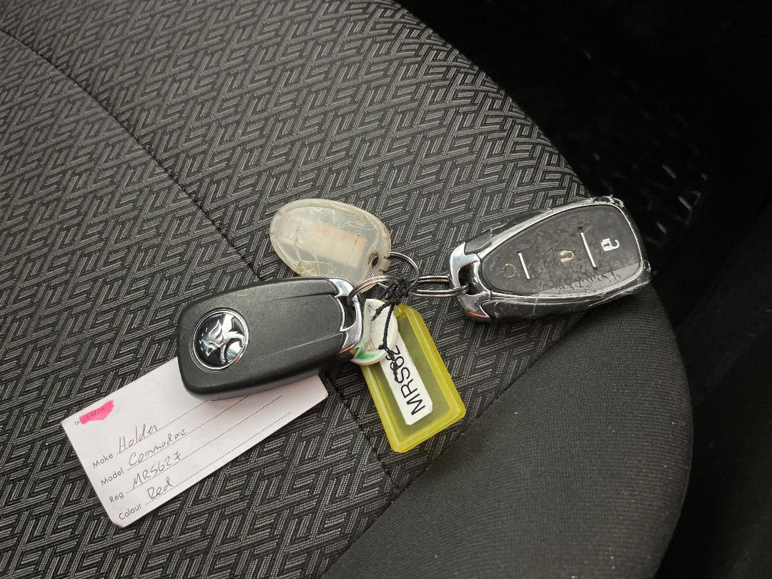 Photo '22' of Holden Commodore Photo '22' of Holden Commodore