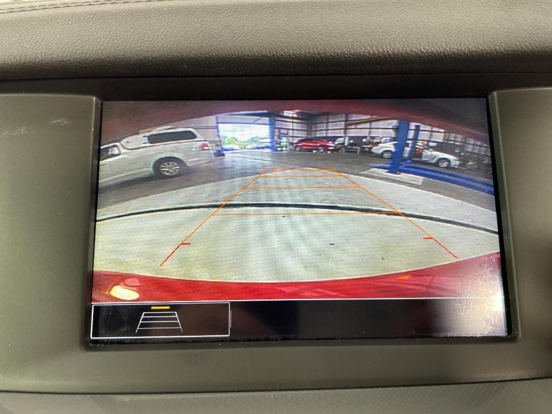 Photo '23' of Holden Commodore Photo '23' of Holden Commodore