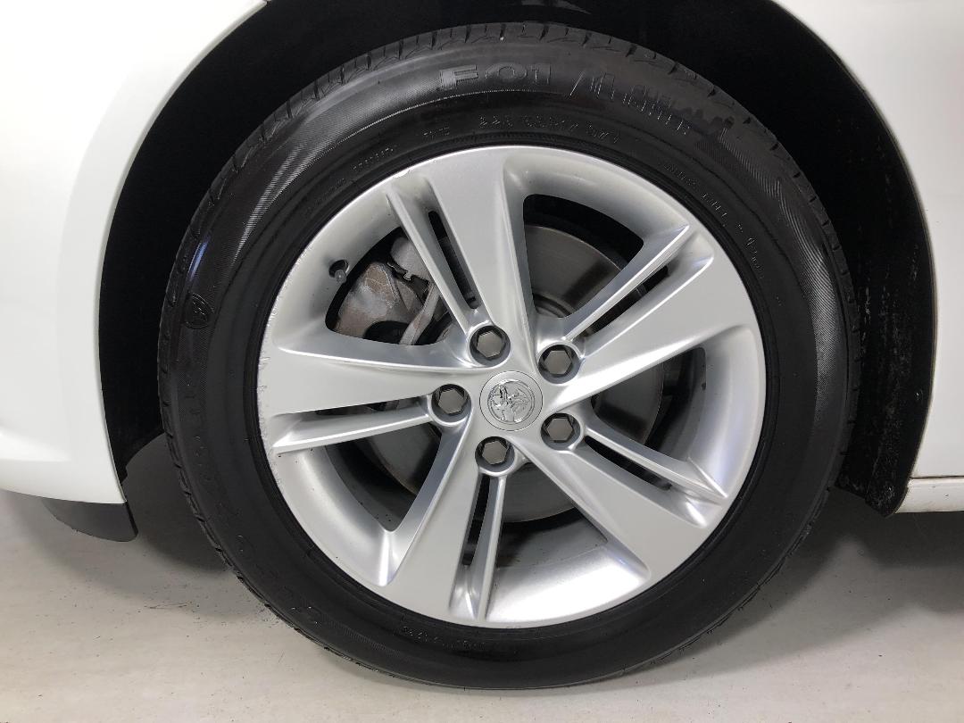 Photo '10' of Holden Commodore Photo '10' of Holden Commodore