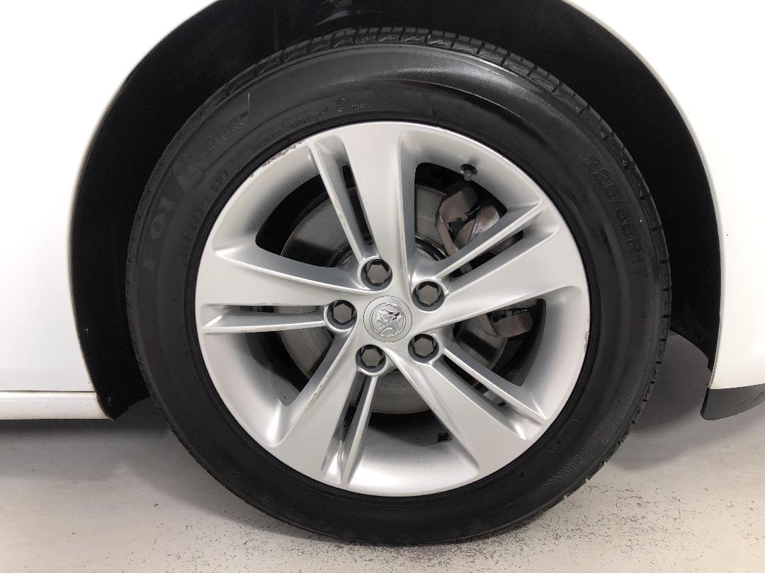 Photo '9' of Holden Commodore Photo '9' of Holden Commodore