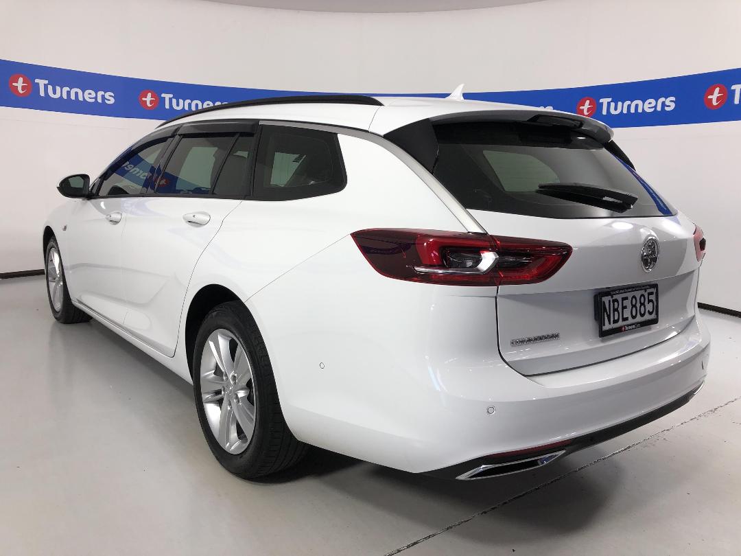 Photo '5' of Holden Commodore Photo '5' of Holden Commodore