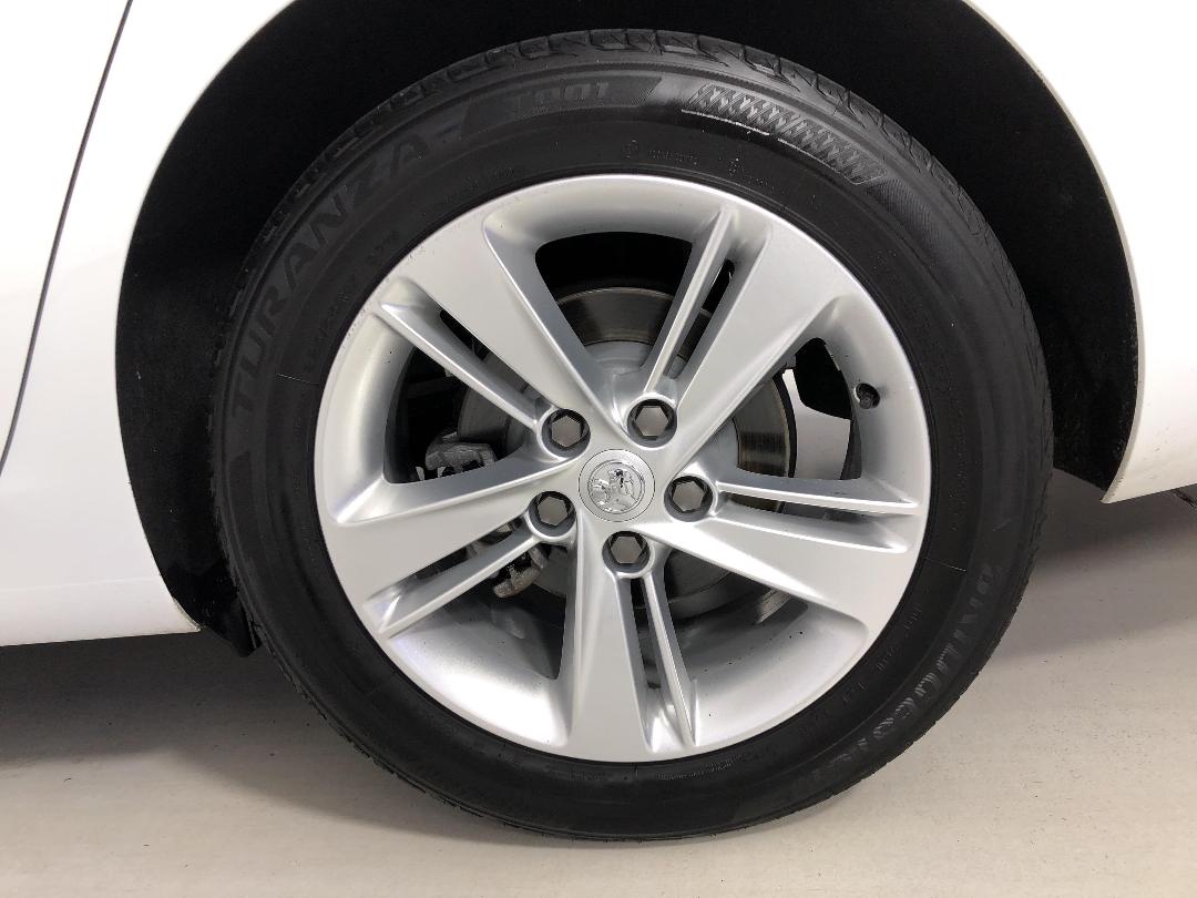 Photo '11' of Holden Commodore Photo '11' of Holden Commodore