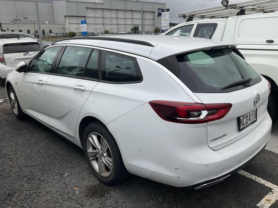 Photo '3' of Holden Commodore LT Wagon Photo '3' of Holden Commodore LT Wagon