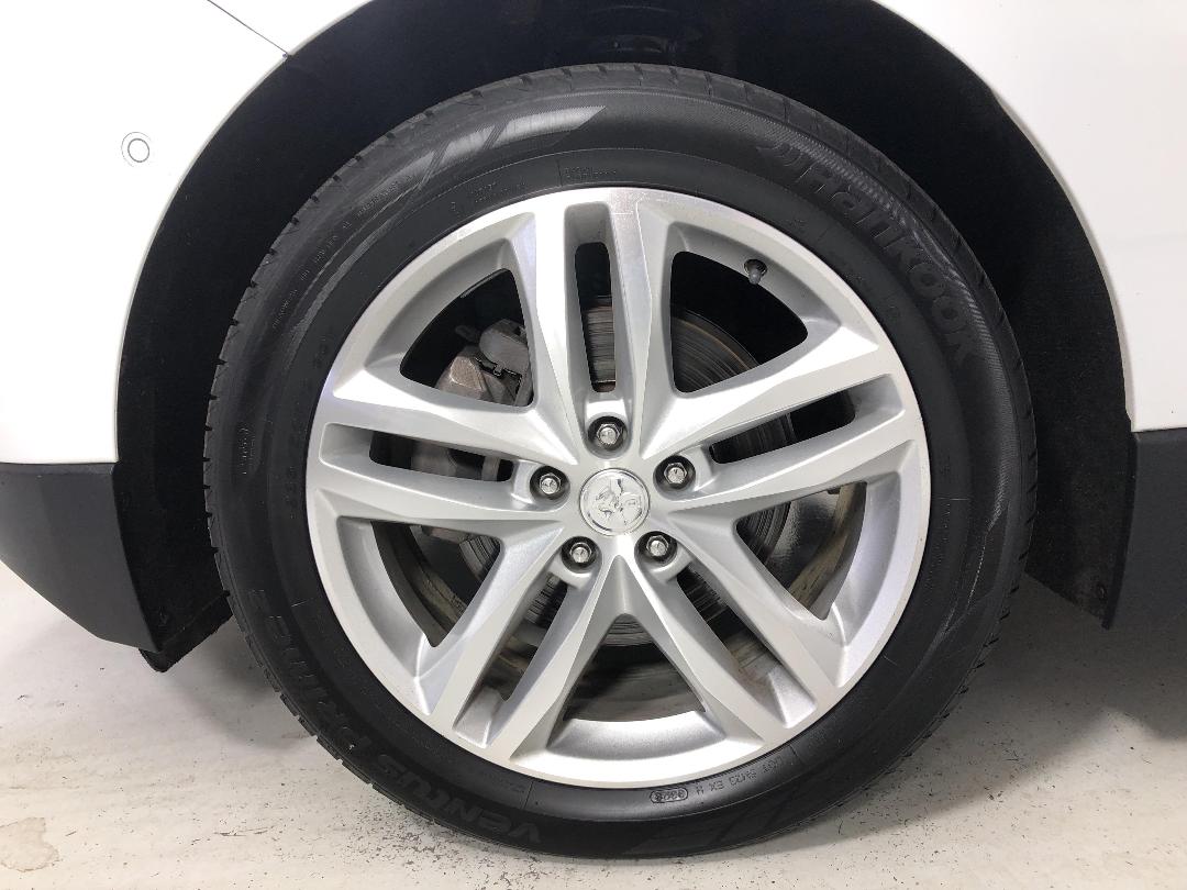 Photo '8' of Holden Equinox LTZ